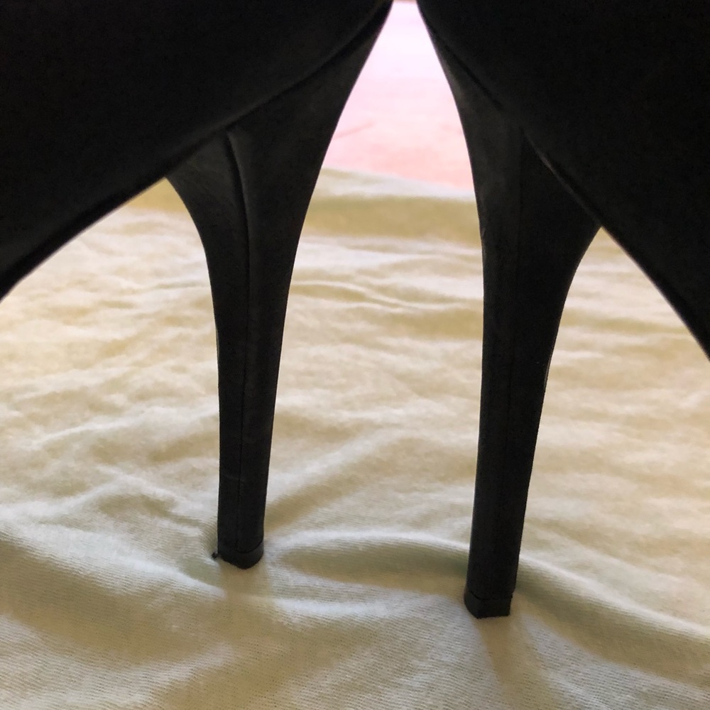 Brian Atwood Gorgeous pumps size 7.5 - Picture 8 of 8
